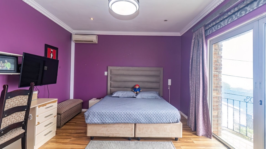 4 Bedroom Property for Sale in Treasure Beach KwaZulu-Natal