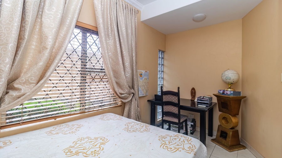 4 Bedroom Property for Sale in Treasure Beach KwaZulu-Natal