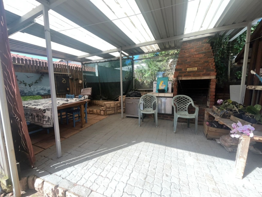 4 Bedroom Property for Sale in Ocean View KwaZulu-Natal