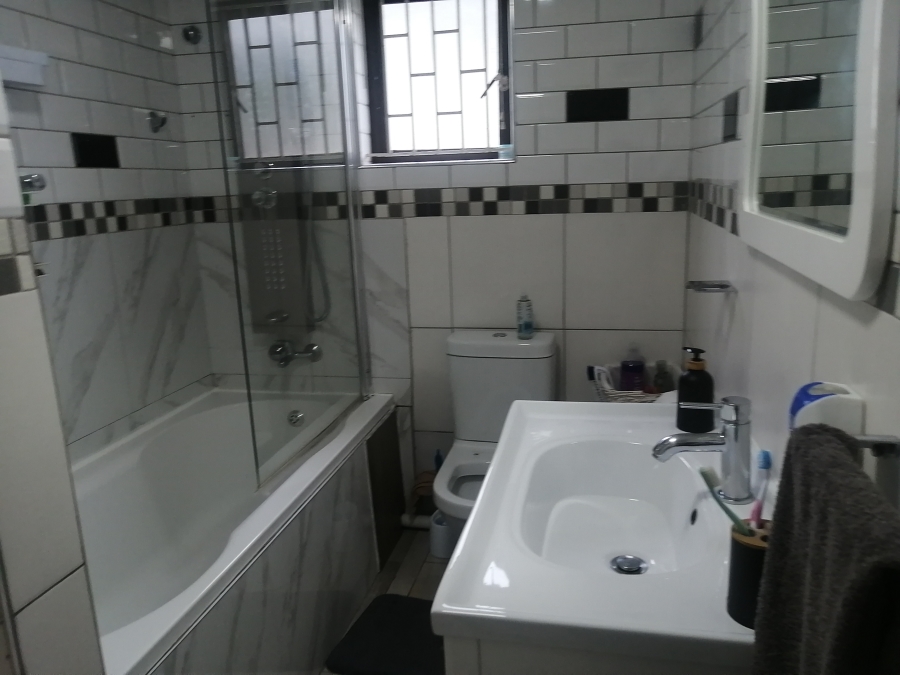 To Let 3 Bedroom Property for Rent in Westridge KwaZulu-Natal