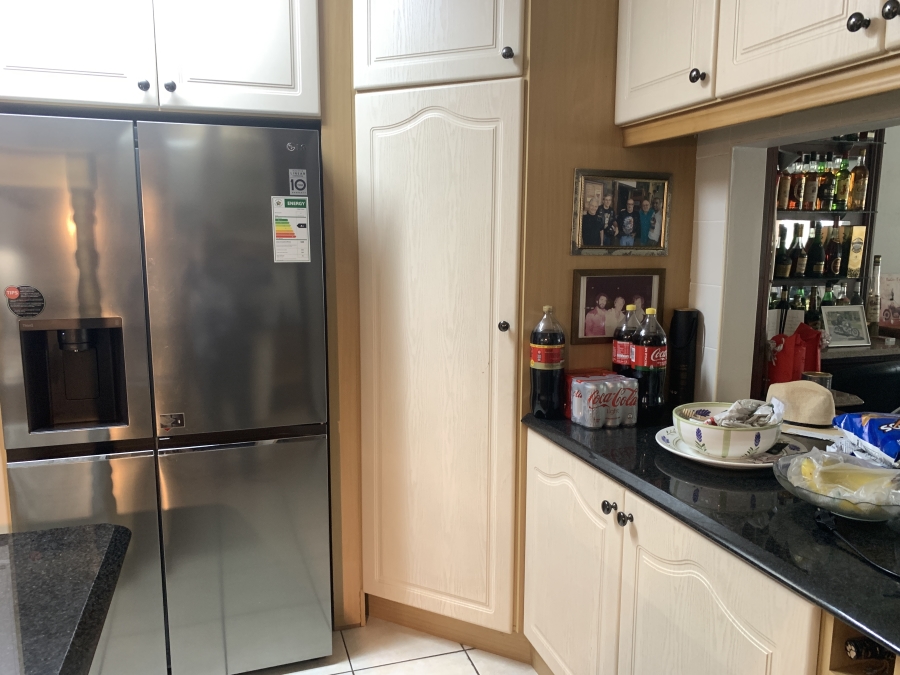 4 Bedroom Property for Sale in Ballitoville KwaZulu-Natal