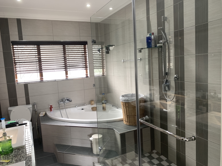 4 Bedroom Property for Sale in Ballitoville KwaZulu-Natal