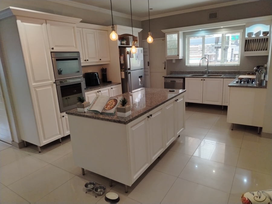 8 Bedroom Property for Sale in Bluff KwaZulu-Natal