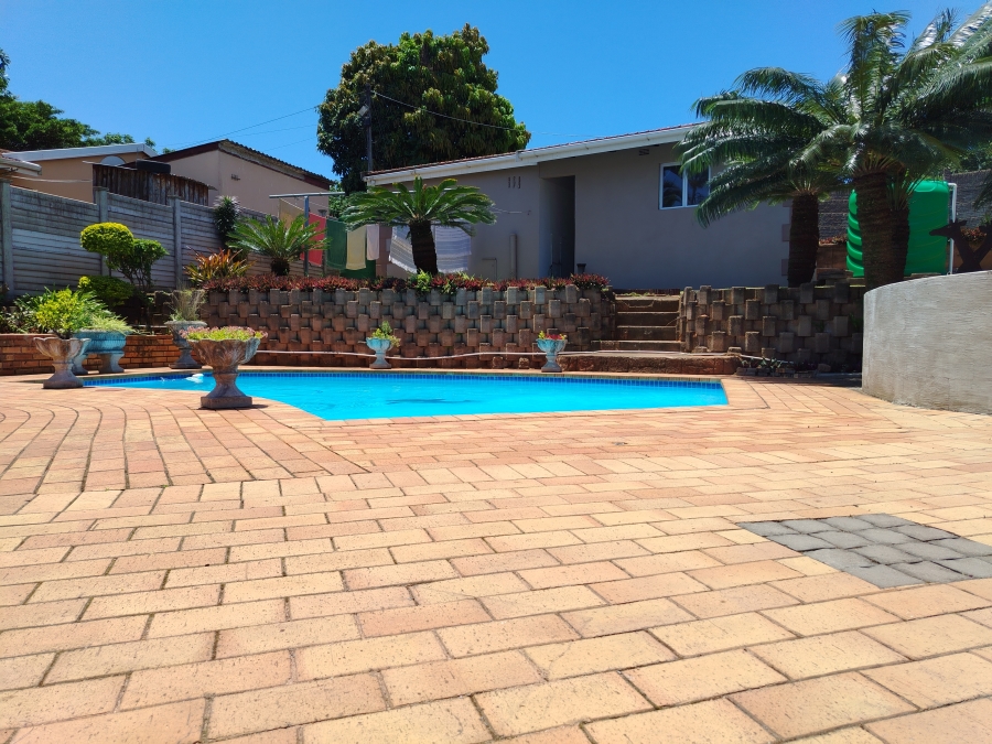 8 Bedroom Property for Sale in Bluff KwaZulu-Natal