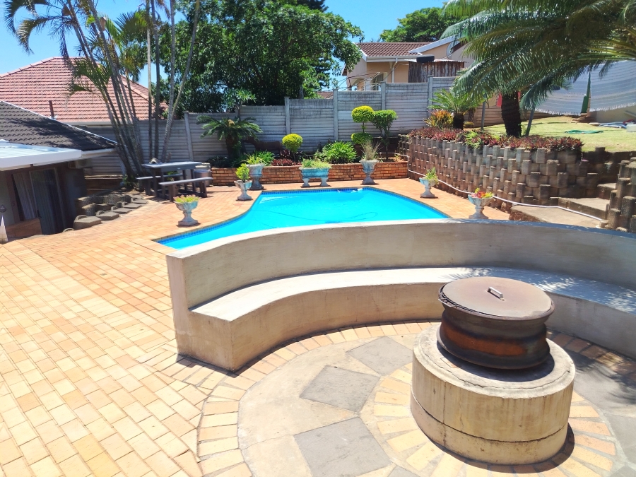 8 Bedroom Property for Sale in Bluff KwaZulu-Natal