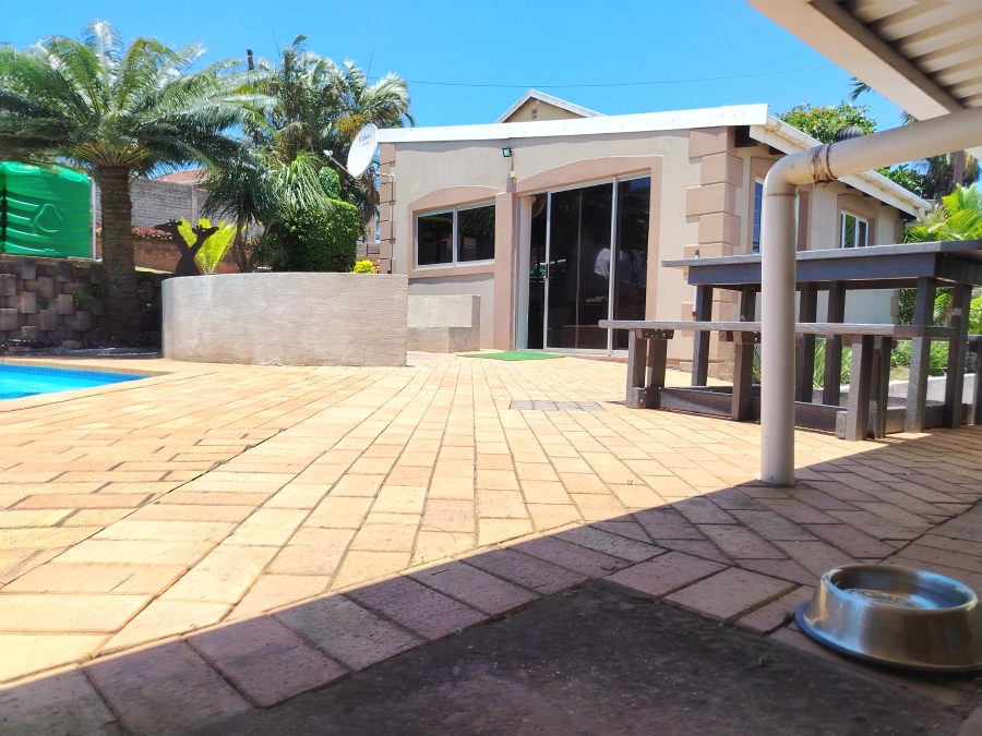 8 Bedroom Property for Sale in Bluff KwaZulu-Natal