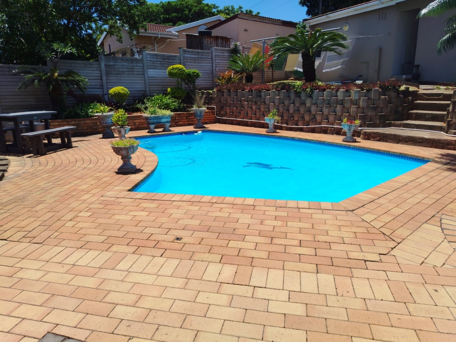 8 Bedroom Property for Sale in Bluff KwaZulu-Natal