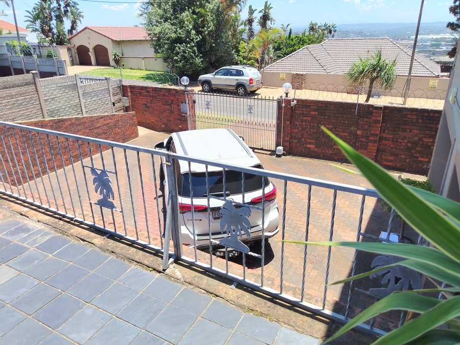 8 Bedroom Property for Sale in Bluff KwaZulu-Natal