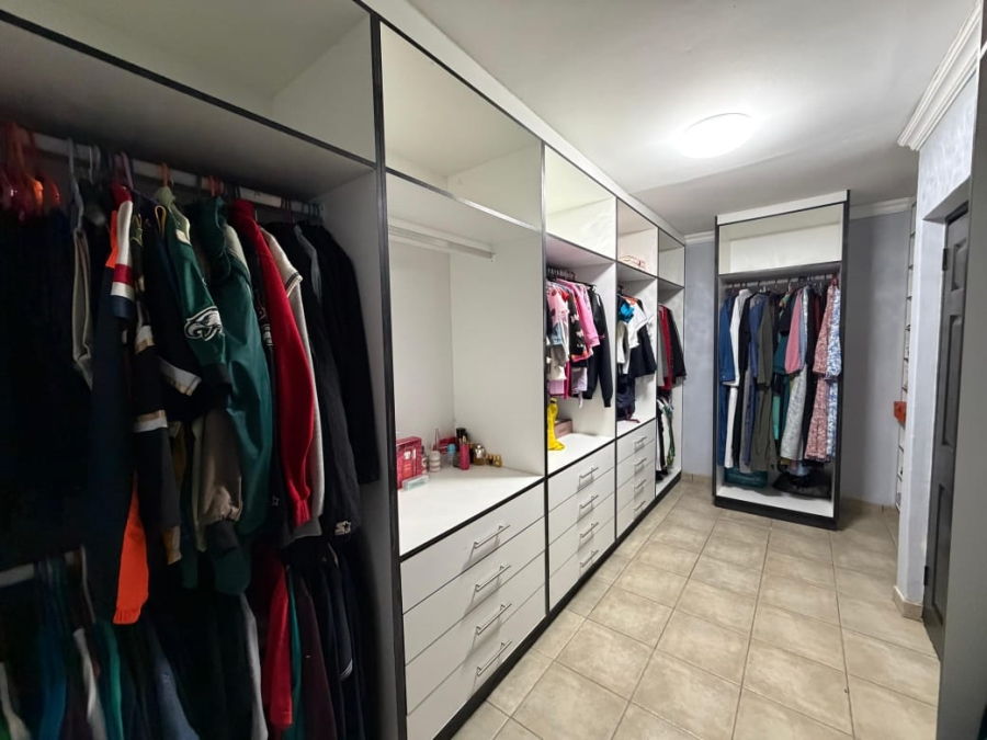 4 Bedroom Property for Sale in Sherwood KwaZulu-Natal