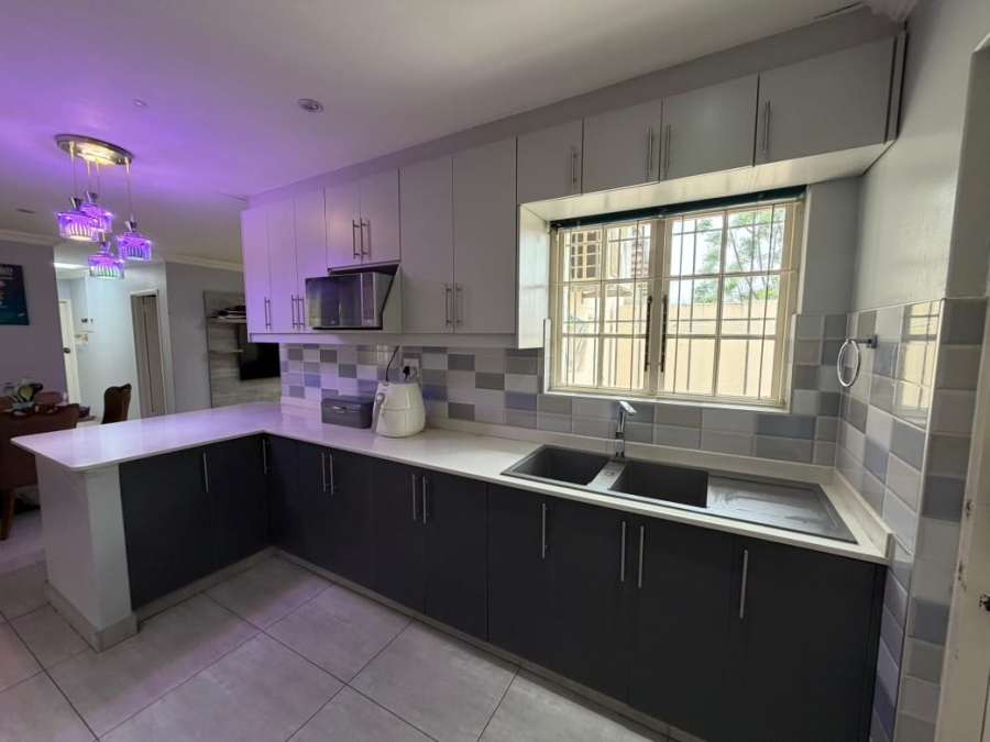 3 Bedroom Property for Sale in Sherwood KwaZulu-Natal