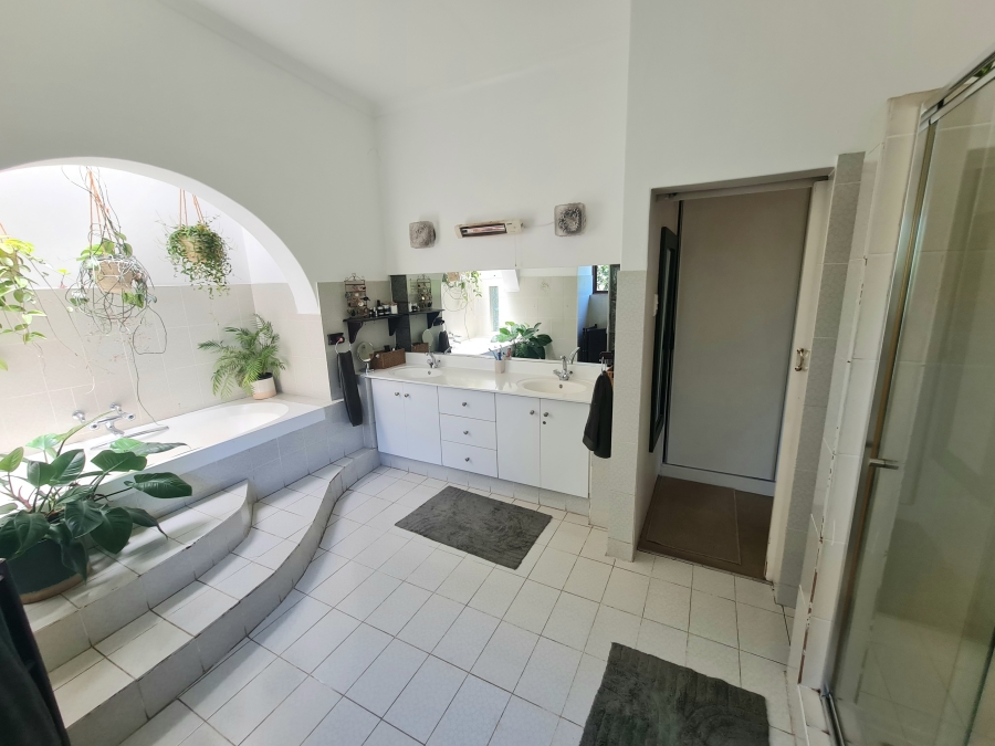 4 Bedroom Property for Sale in Montrose KwaZulu-Natal