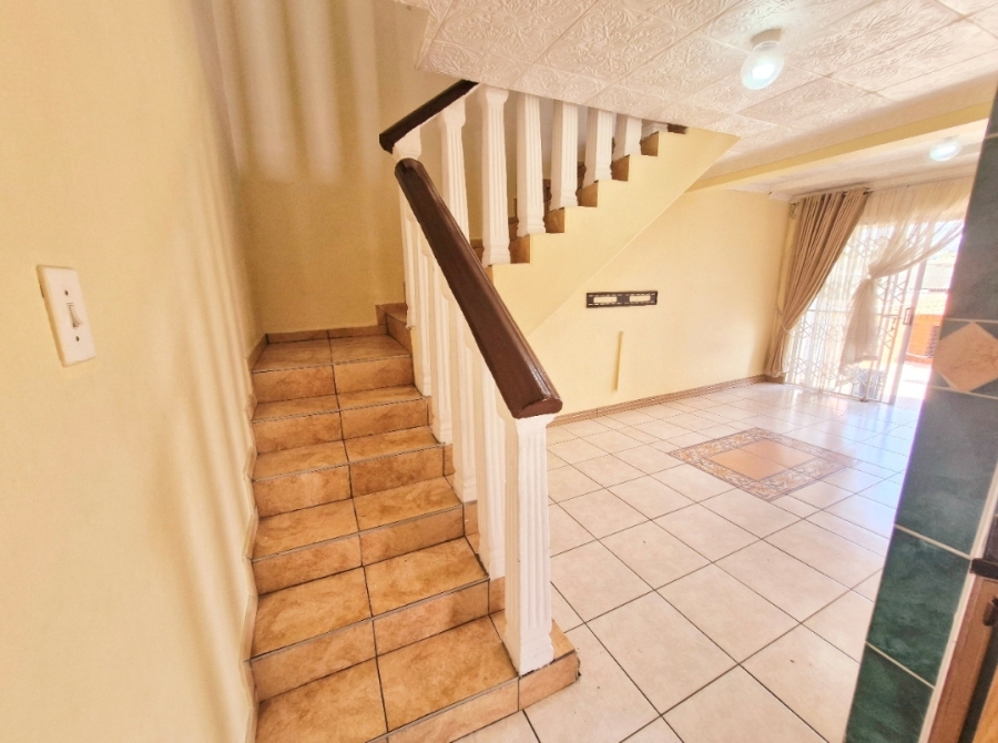 To Let 5 Bedroom Property for Rent in Forest Haven KwaZulu-Natal