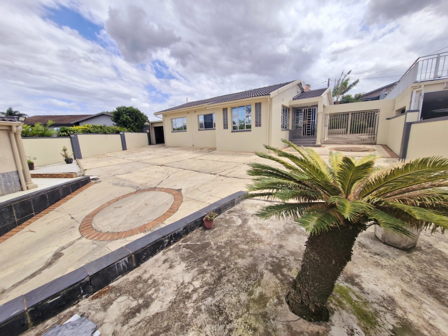 5 Bedroom Property for Sale in Lenham KwaZulu-Natal