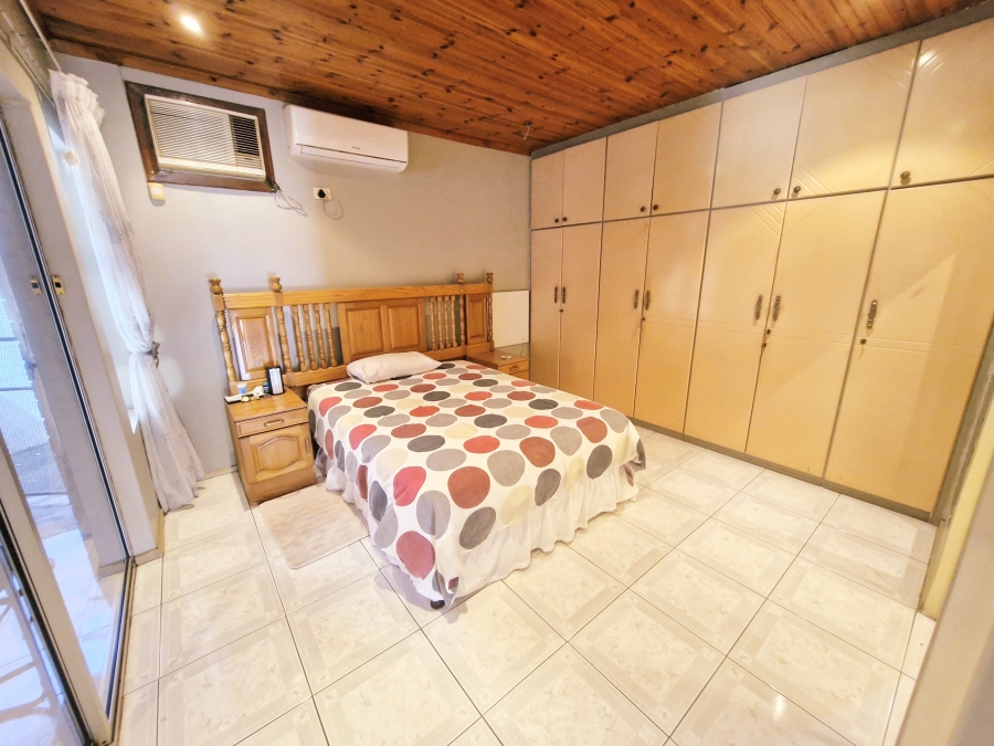 5 Bedroom Property for Sale in Lenham KwaZulu-Natal