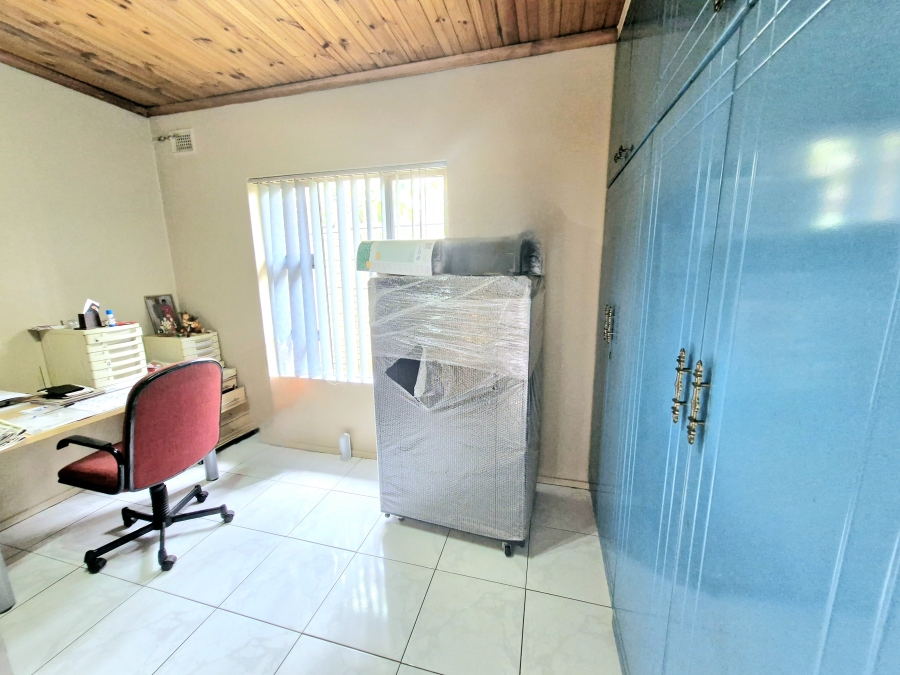 5 Bedroom Property for Sale in Lenham KwaZulu-Natal