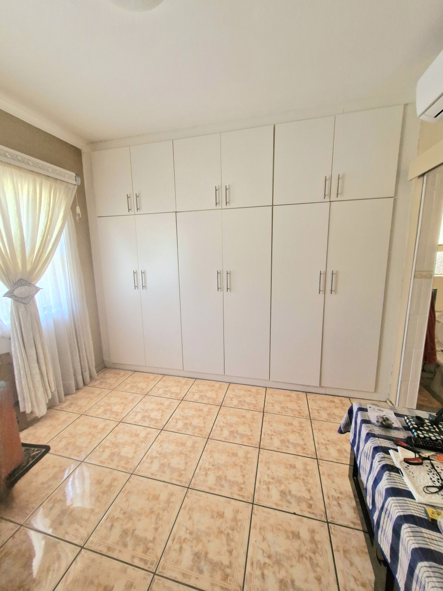 5 Bedroom Property for Sale in Lenham KwaZulu-Natal