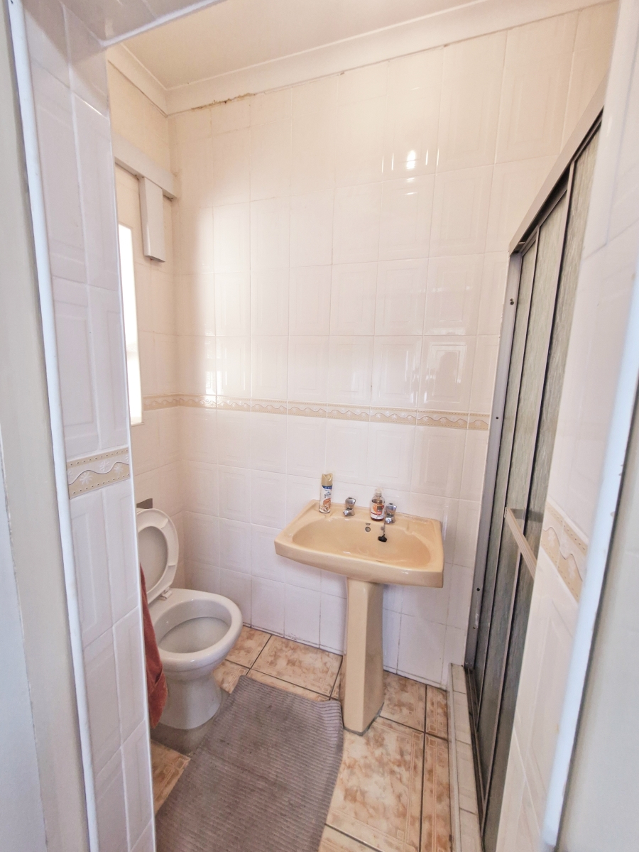 5 Bedroom Property for Sale in Lenham KwaZulu-Natal