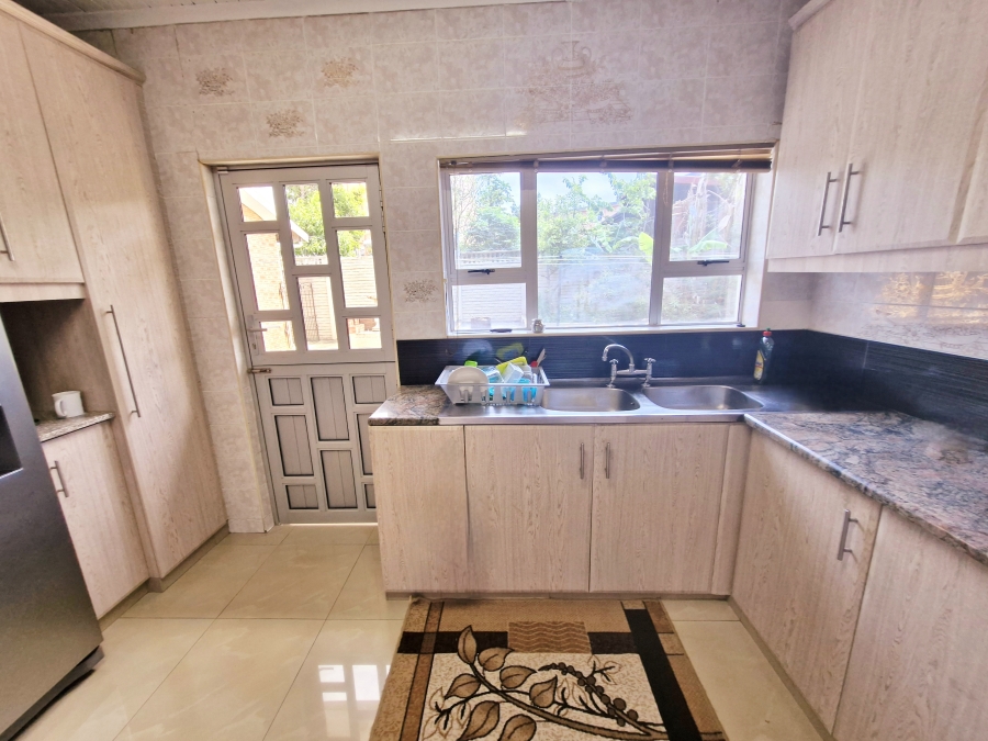 5 Bedroom Property for Sale in Lenham KwaZulu-Natal