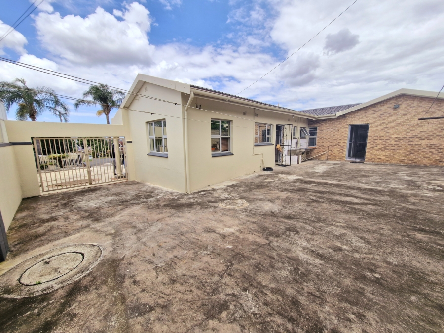 5 Bedroom Property for Sale in Lenham KwaZulu-Natal
