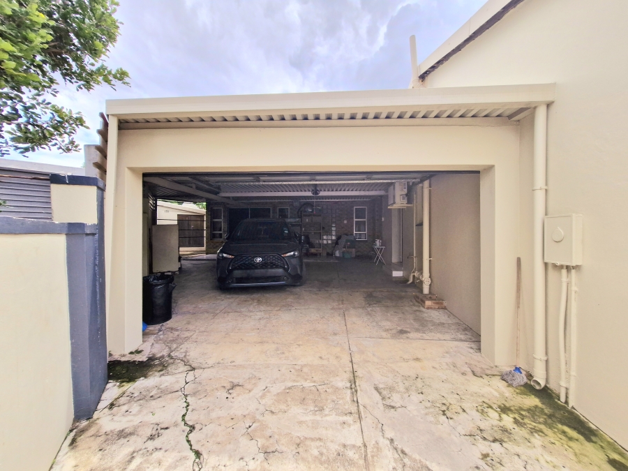 5 Bedroom Property for Sale in Lenham KwaZulu-Natal