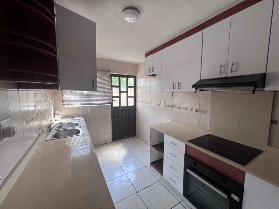 To Let 3 Bedroom Property for Rent in Lotus Park KwaZulu-Natal