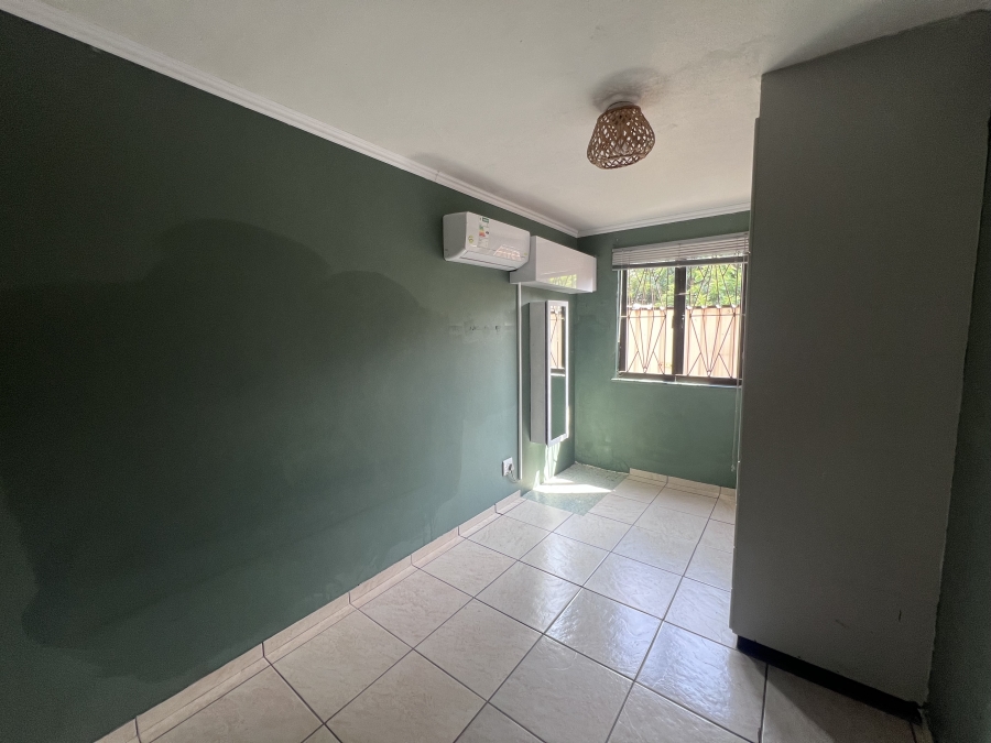To Let 3 Bedroom Property for Rent in Lotus Park KwaZulu-Natal