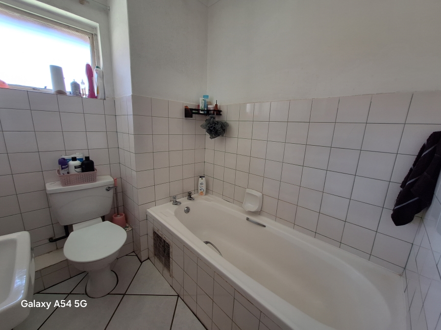 To Let 2 Bedroom Property for Rent in Morningside KwaZulu-Natal