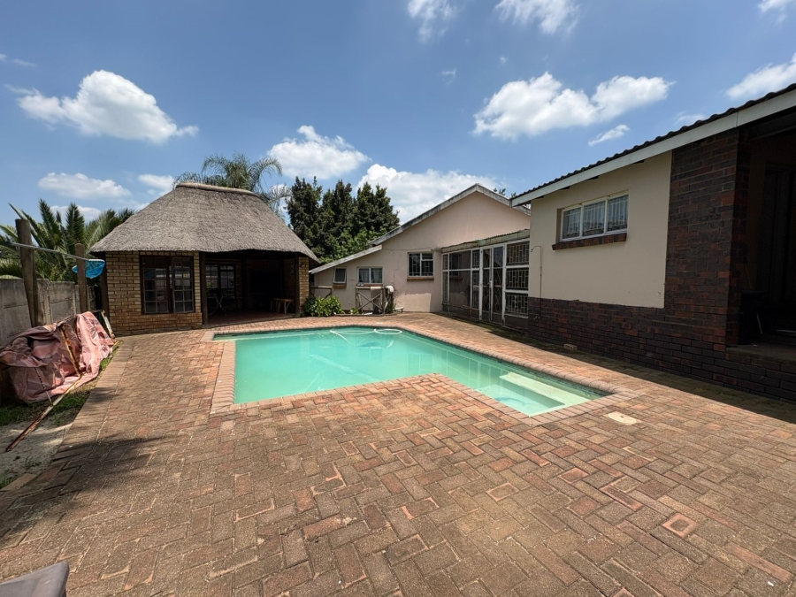 4 Bedroom Property for Sale in Pioneer Park KwaZulu-Natal