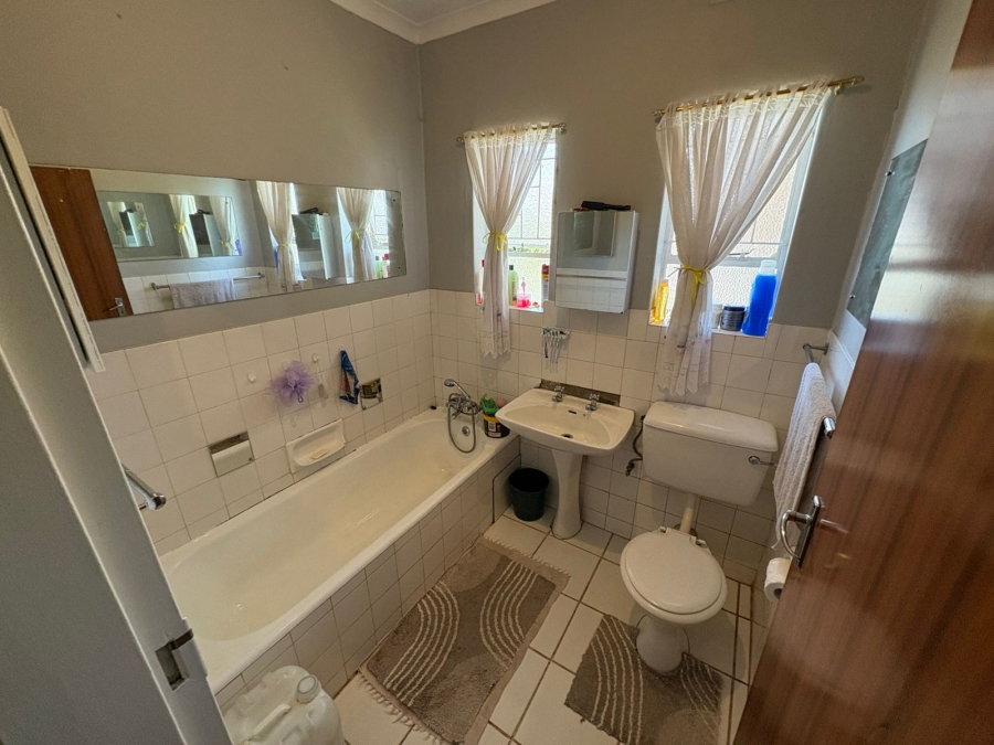 4 Bedroom Property for Sale in Pioneer Park KwaZulu-Natal