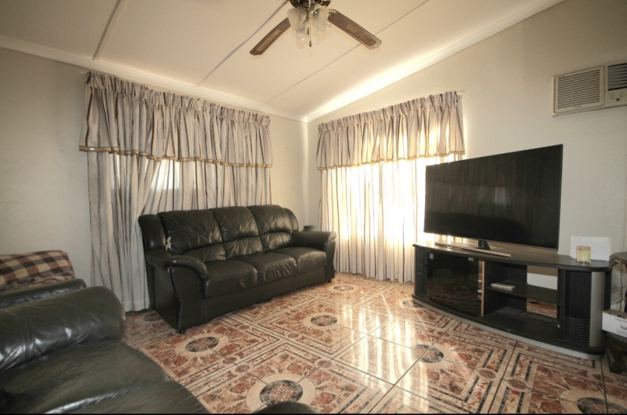 4 Bedroom Property for Sale in Lotus Park KwaZulu-Natal