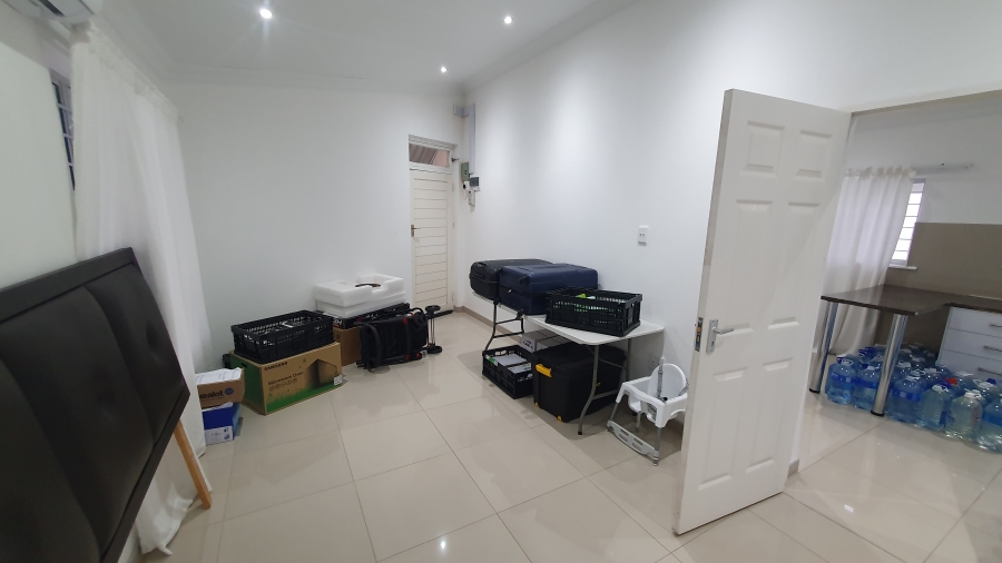 To Let 1 Bedroom Property for Rent in Bluff KwaZulu-Natal