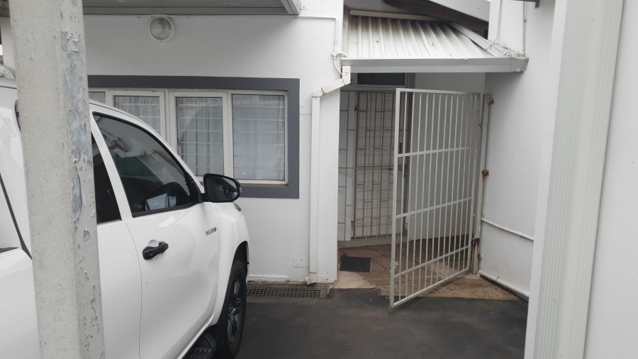 To Let 1 Bedroom Property for Rent in Bluff KwaZulu-Natal