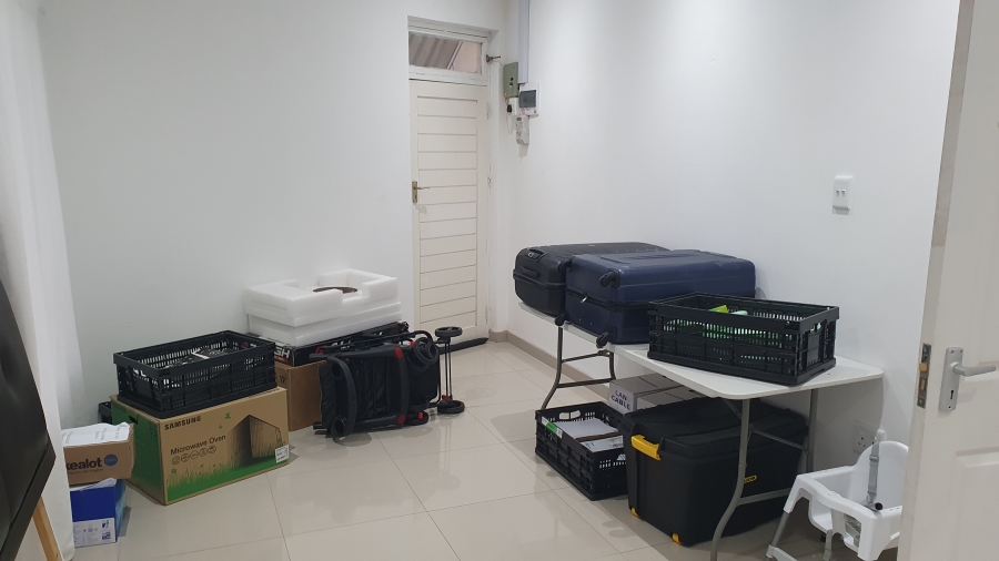 To Let 1 Bedroom Property for Rent in Bluff KwaZulu-Natal