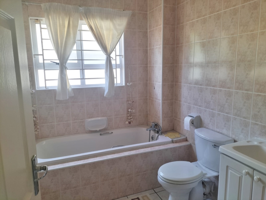 4 Bedroom Property for Sale in Willard Beach KwaZulu-Natal