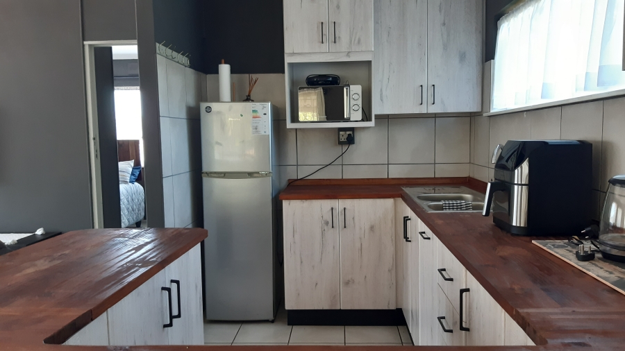 To Let 1 Bedroom Property for Rent in Amanzimtoti KwaZulu-Natal