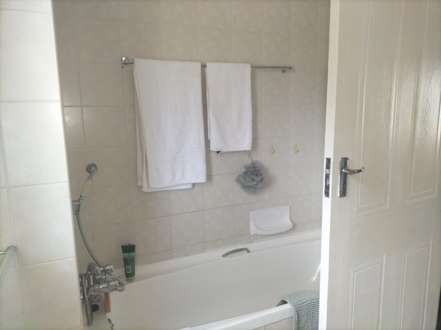 To Let 3 Bedroom Property for Rent in Willard Beach KwaZulu-Natal