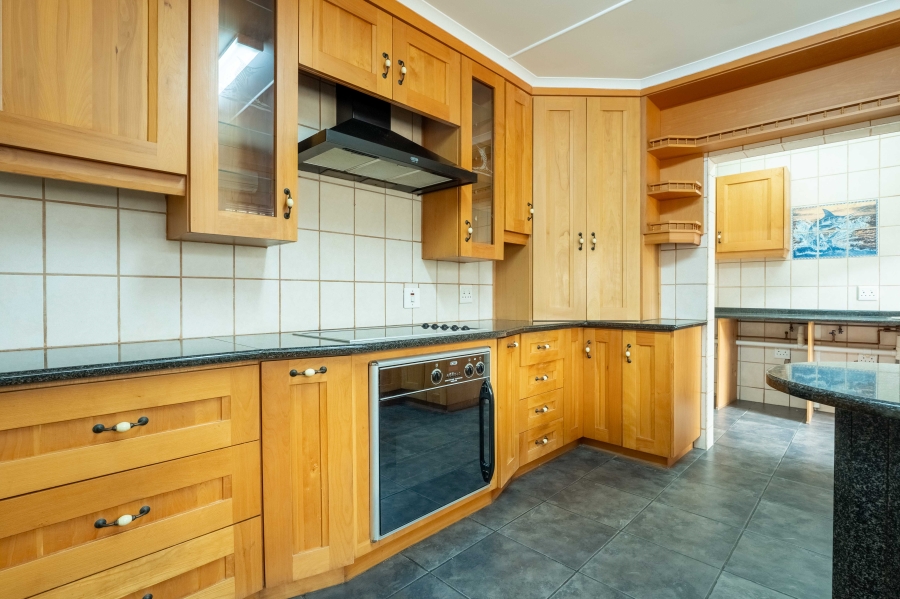 5 Bedroom Property for Sale in Pennington KwaZulu-Natal