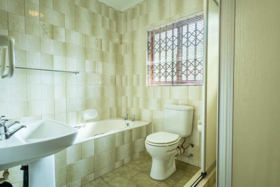 5 Bedroom Property for Sale in Pennington KwaZulu-Natal