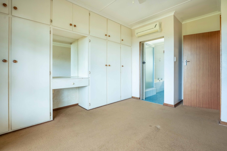 5 Bedroom Property for Sale in Pennington KwaZulu-Natal