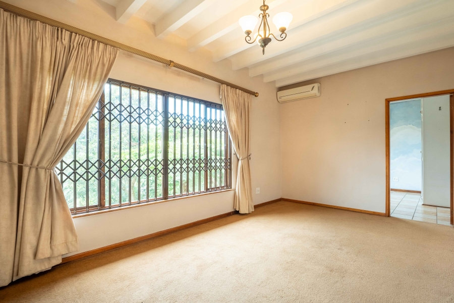 5 Bedroom Property for Sale in Pennington KwaZulu-Natal