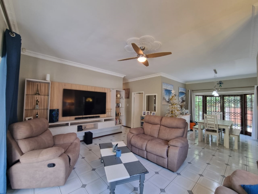 3 Bedroom Property for Sale in Manaba Beach KwaZulu-Natal