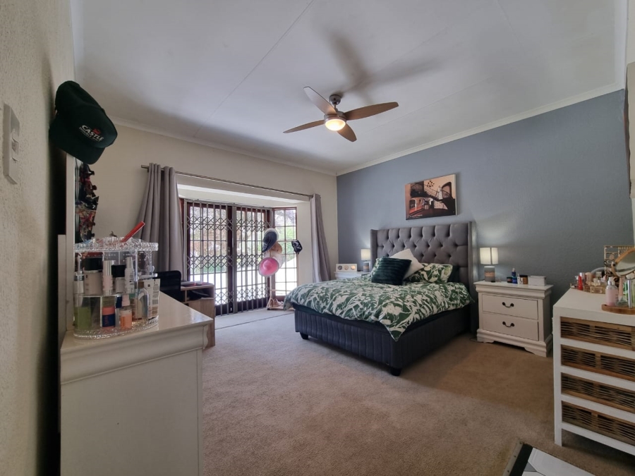 3 Bedroom Property for Sale in Manaba Beach KwaZulu-Natal