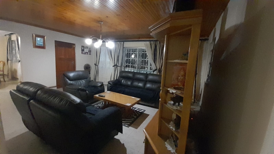 5 Bedroom Property for Sale in Dawncrest KwaZulu-Natal