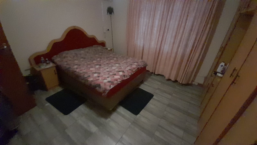 5 Bedroom Property for Sale in Dawncrest KwaZulu-Natal