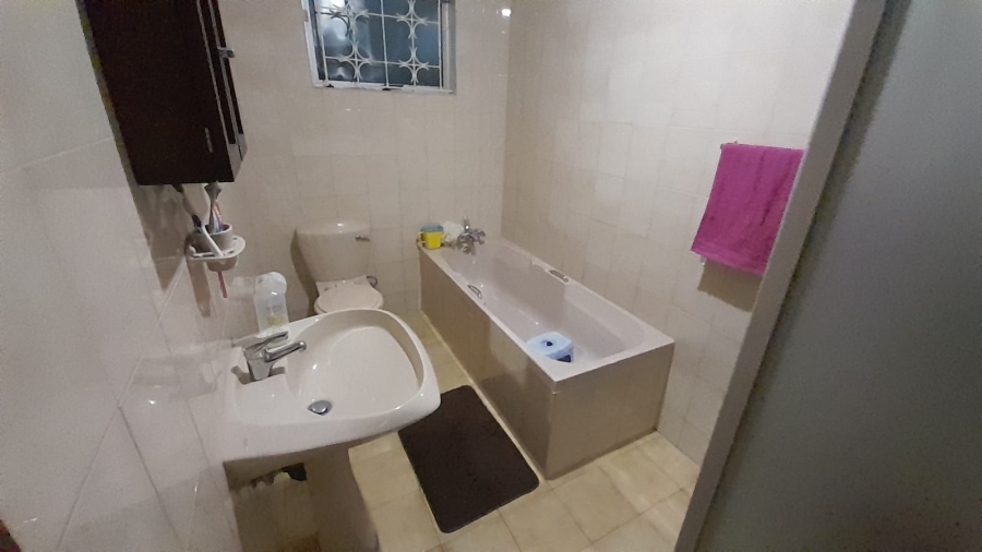 5 Bedroom Property for Sale in Dawncrest KwaZulu-Natal