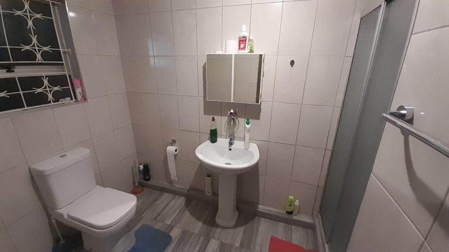 5 Bedroom Property for Sale in Dawncrest KwaZulu-Natal