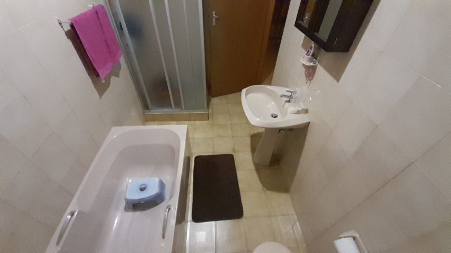 5 Bedroom Property for Sale in Dawncrest KwaZulu-Natal