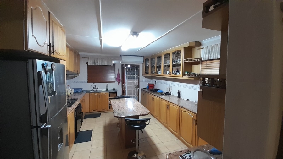 5 Bedroom Property for Sale in Dawncrest KwaZulu-Natal