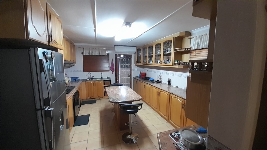 5 Bedroom Property for Sale in Dawncrest KwaZulu-Natal