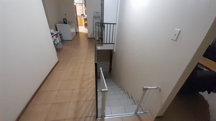 5 Bedroom Property for Sale in Dawncrest KwaZulu-Natal